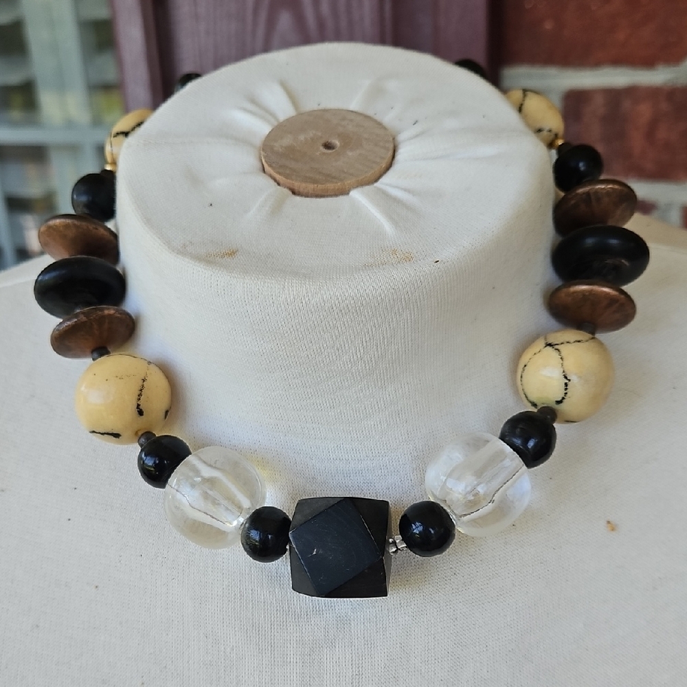 Elegant Black and Cream Beaded Necklace